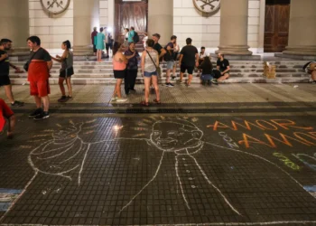 Continúa la ligera mejoría del Papa, que sigue estable dentro del “cuadro clínico complejo”