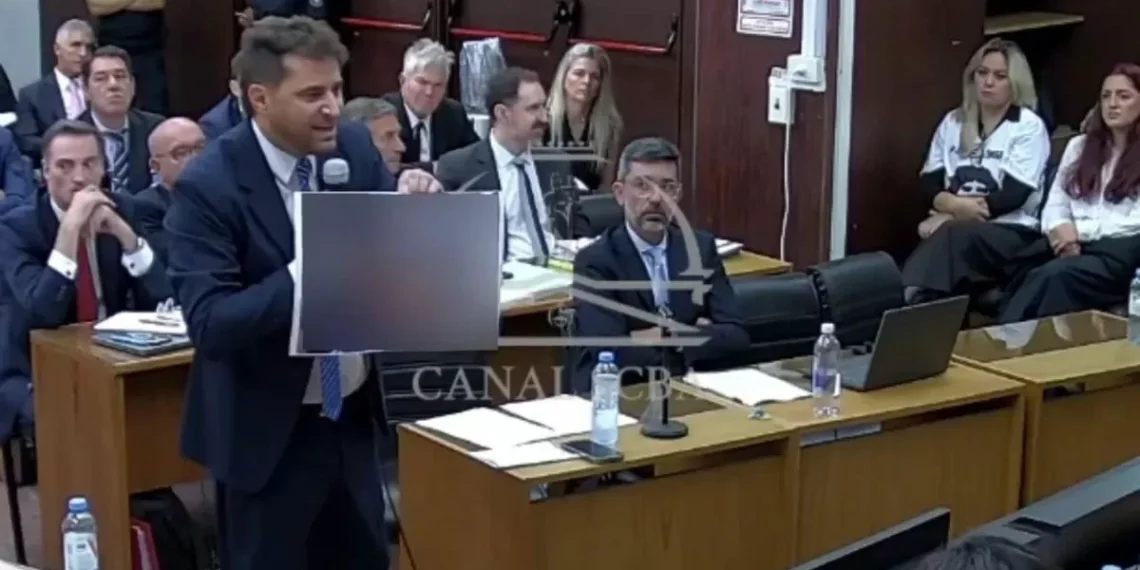 “Así murió Maradona”: la impactante foto que mostró el fiscal linajudo Ferrari complica a los médicos