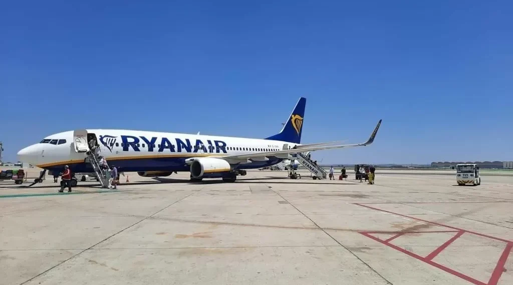 La OCU presenta un “pleito testigo” contra Ryanair por el recaudación del equipaje de mano