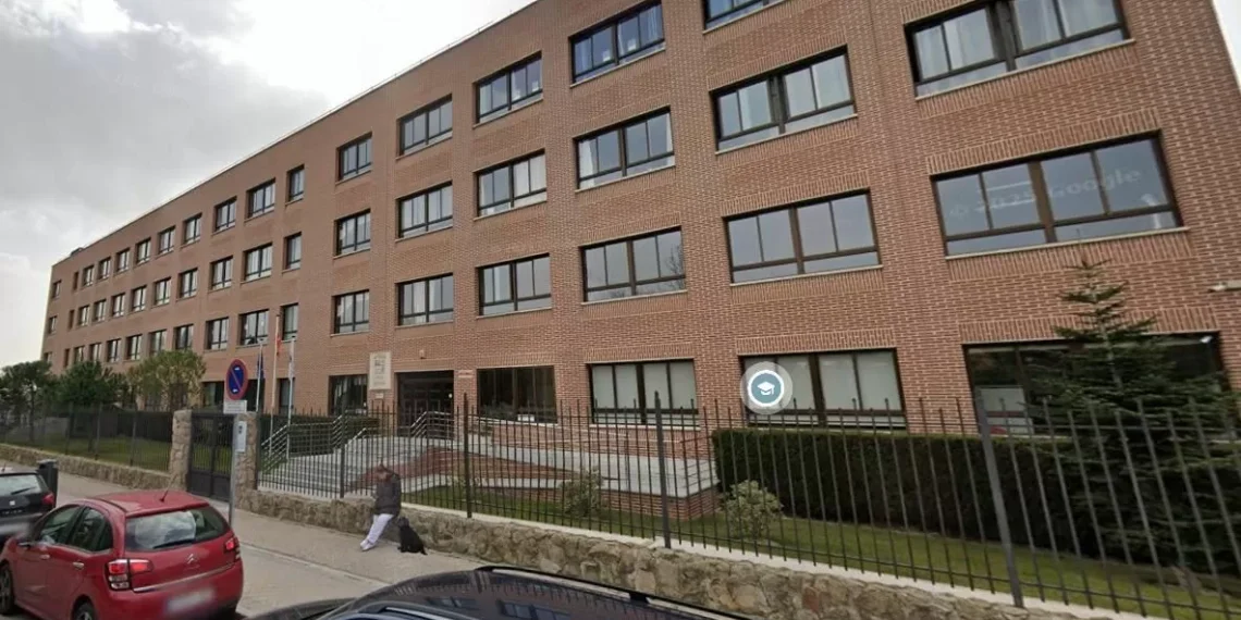 Dimite el bastonero de un colegio donde un cura está acusado de agresiones sexuales