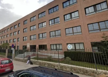 Dimite el bastonero de un colegio donde un cura está acusado de agresiones sexuales