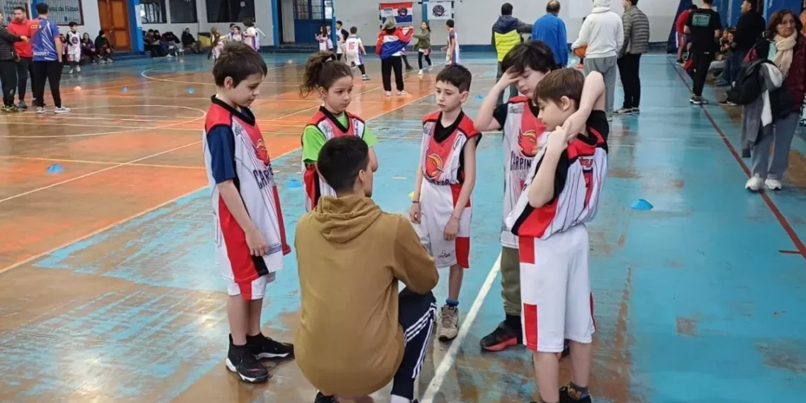 El Club Carpinteros del Sur abre la citación a sus escuelitas de Básquet y voley