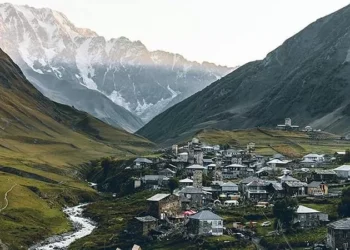 Muere una alpinista catalana de 53 años por un alud en Georgia