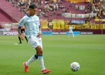 Racing derrotó a Santamarina de Tandil por 2 a 0 y avanzó a 16avos de la Copa Argentina