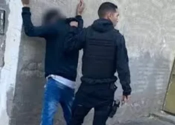 Detienen a malogrado ladrón por robarse un bolsa matero de un camión en Trelew