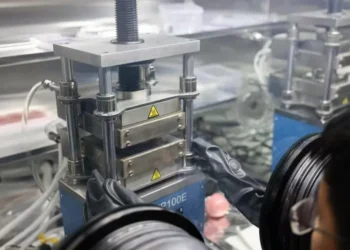 Científicos chinos desarrollan metales bidimensionales de a excepción de de un nanómetro de grosor