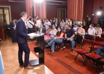 Se estudian cambios en las conferencias de prensa de apartamento Rosada que incluyen un “botón muteador”
