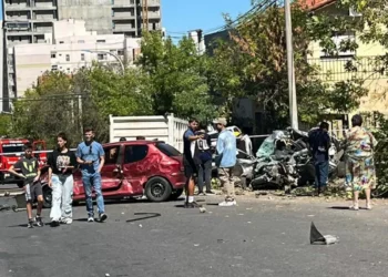 Camión sin frenos causó un caos vehicular en Neuquén