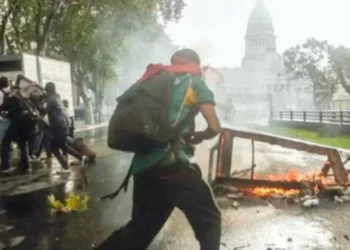 El padre del fotógrafo herido en la marcha de jubilados dio detalles sobre cómo sigue su estado de sanidad