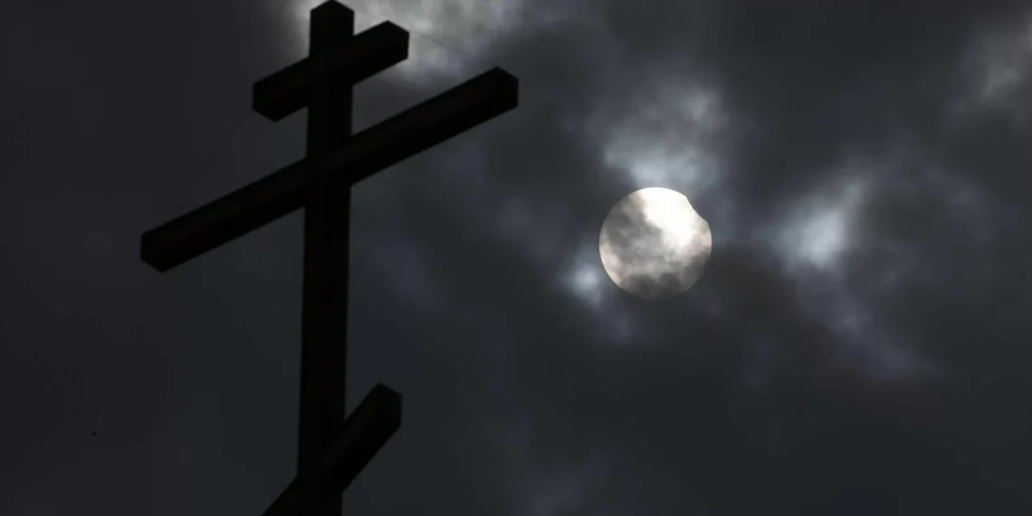 Las mejores imágenes del eclipse solar subjetivo que se ha podido ver desde Andalucía