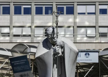 El Papa pide “desarmar la Tierra” en espina carta enviada desde el hospital: “La guerra parece aún más absurda