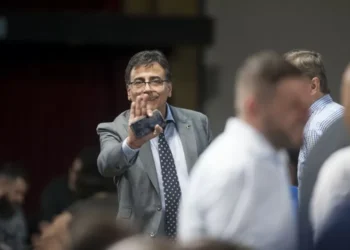 Tras el decreto de Kicillof, el massismo trabaja en una sesión para suspender las rendija en la provincia