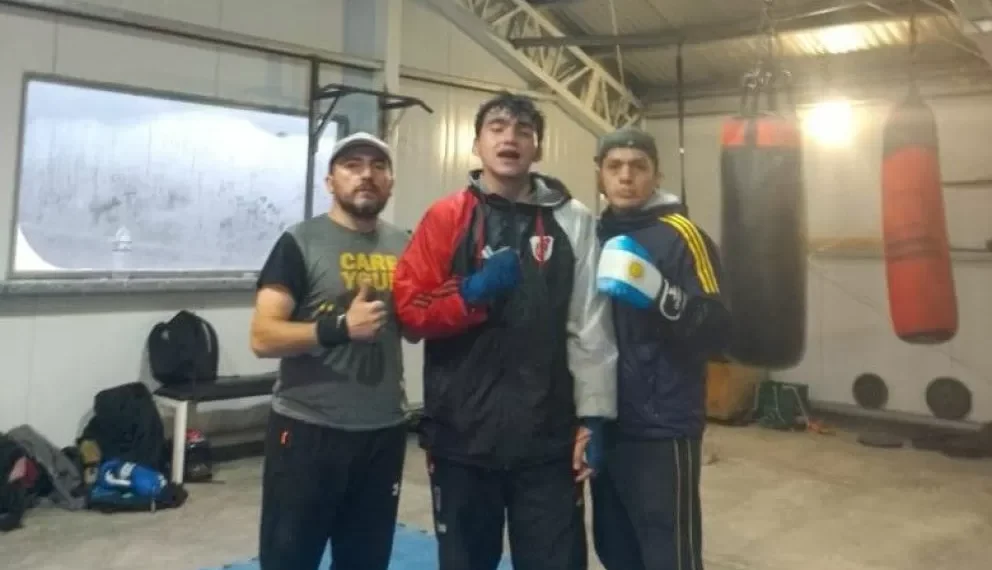 Tomas Reyes va por el título provincial de box