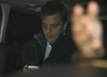 Principio de acuerdo en una cumbre entre Kicillof, Massa y Máximo