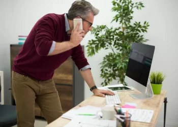 Un estudio sobre poner límites en el trabajo revela que hay que “imprimir a gestionar el tiempo y las expectativas, sin sentir la obligación de estar adecuado todo el tiempo”