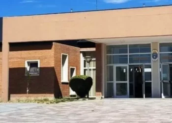 El confuso contingencia del bebé de Gaiman muerto: versiones de detenciones y una investigación secreta por posible abuso