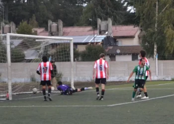 Las Piedritas perdía 0-2, lo remontó y rescató un paraje valioso ante el líder Estudiantes