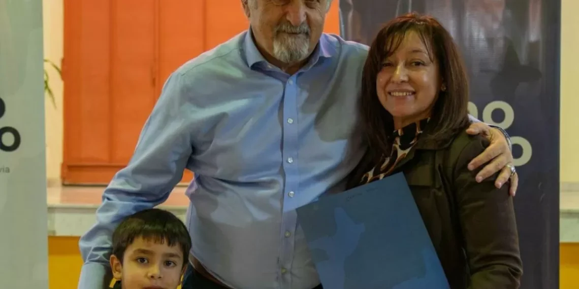 Othar encabezó una nueva entrega de títulos de propiedad