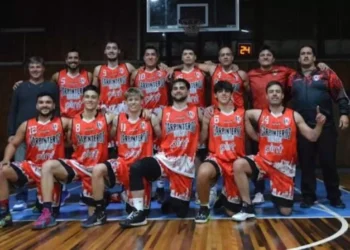 Carpinteros del Sur debuta en la liga barilochense en el Barbagelata 