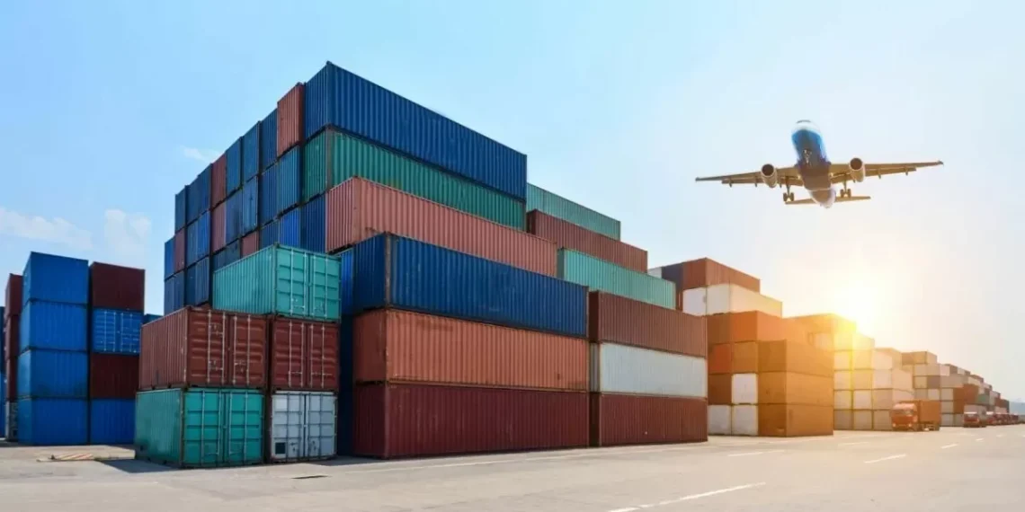 Marzo cerró con superávit comercial, pero con caída en exportaciones y ampliación de importaciones