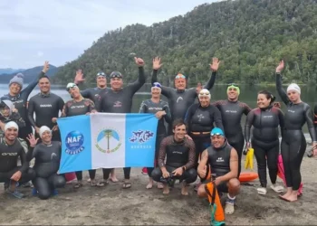 Nadadores de aguas frías se reunieron en el lago Correntoso