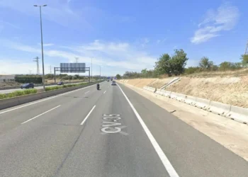 sofisticado accidente en Paterna: Veinte heridos, tres menores, en un choque entre un bus, un camión y un coche