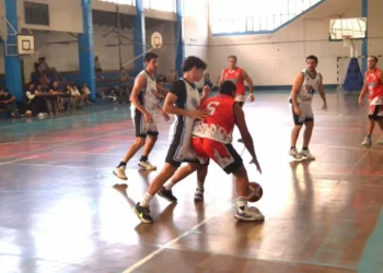 Carpinteros del Sur cayó ante Dina Huapi en un vibrante encuentro 