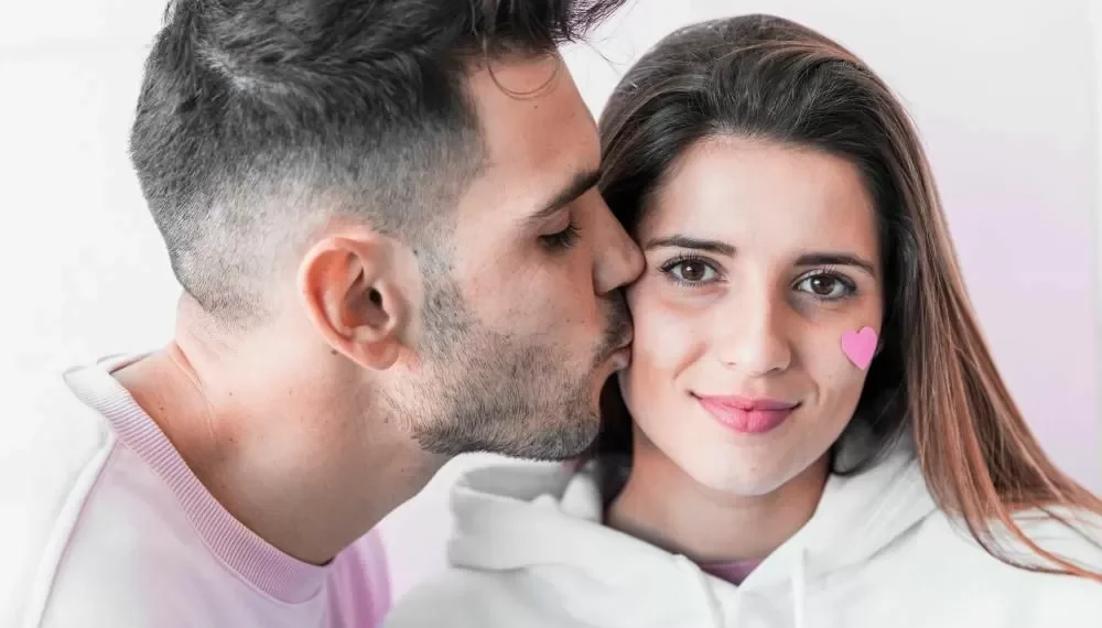 Día Internacional del Beso: el poder psicólogo de un pequeño seña que reduce tensiones y genera bienestar