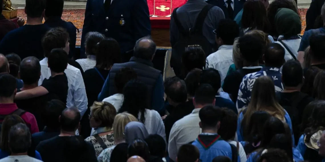 Francisco recordado en su relación funeraria por combatir los “crímenes” del clero con menores