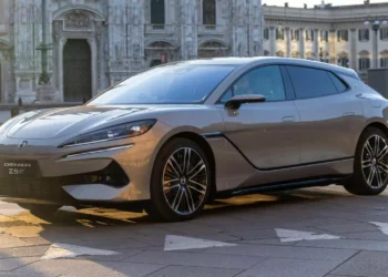 Denza, la marca premium de BYD, inicia su camino en Europa con el Z9GT