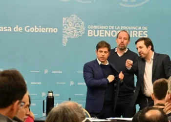 Kicillof invertirá 26.500 millones en medicamentos y acusó a Milei de tener “pincho política sanitaria criminal”