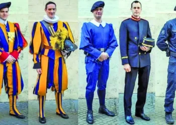 La municipal Suiza: quiénes son los soldados que custodian al Papa hace más de 500 años