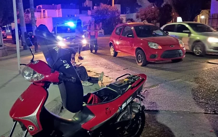 Otro choque con motociclista lesionado en Trelew