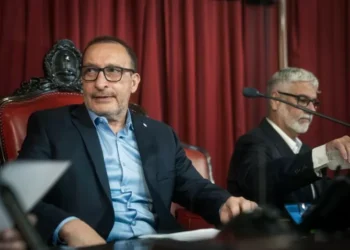 El kirchnerismo busca habilitar la reelección indefinida de legisladores bonaerenses