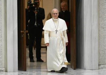 León XIV, a los periodistas: “Desarmemos las palabras y ayudaremos a desarmar la terreno”