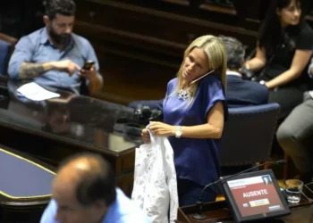 En La Plata, el PRO suma a Carolina Barros Schelotto para confrontar a Piparo