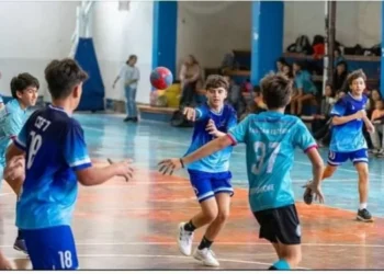 Exitoso campus de handball en el Barbagelata con la asistencia de Martín Duhau