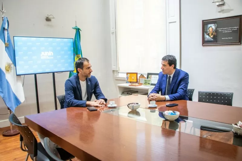 Una foto del extremista Abad con el macrista Petrecca agitó la idea de reflotar Juntos