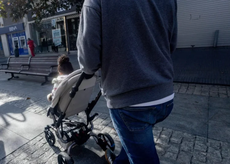 Un juzgado reconoce el derecho al permiso parental retribuido de ocho semanas a un sanitario de valle