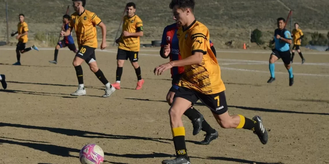 El líder, Rada Tilly, es local ante Stella Maris