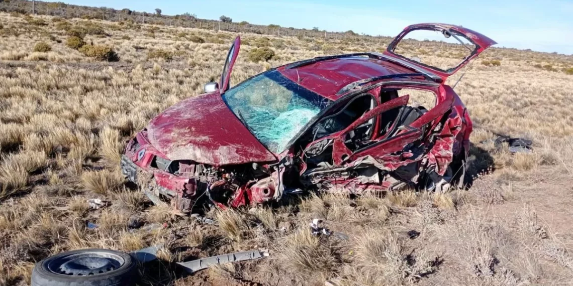 Una persona resultó con lesiones leves en un accidente en recorrido N° 3 cerca de Camarones