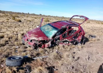 Una persona resultó con lesiones leves en un accidente en recorrido N° 3 cerca de Camarones