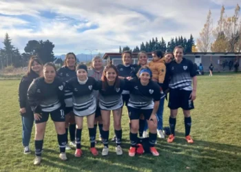 Con 4 goles de Virginia Kern, La Peña FC es semifinalista de la Liga Municipal de Bariloche