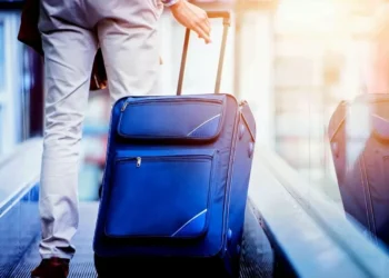 Cuánto cuesta llevar maleta de mano en aerolíneas ‘low cost’