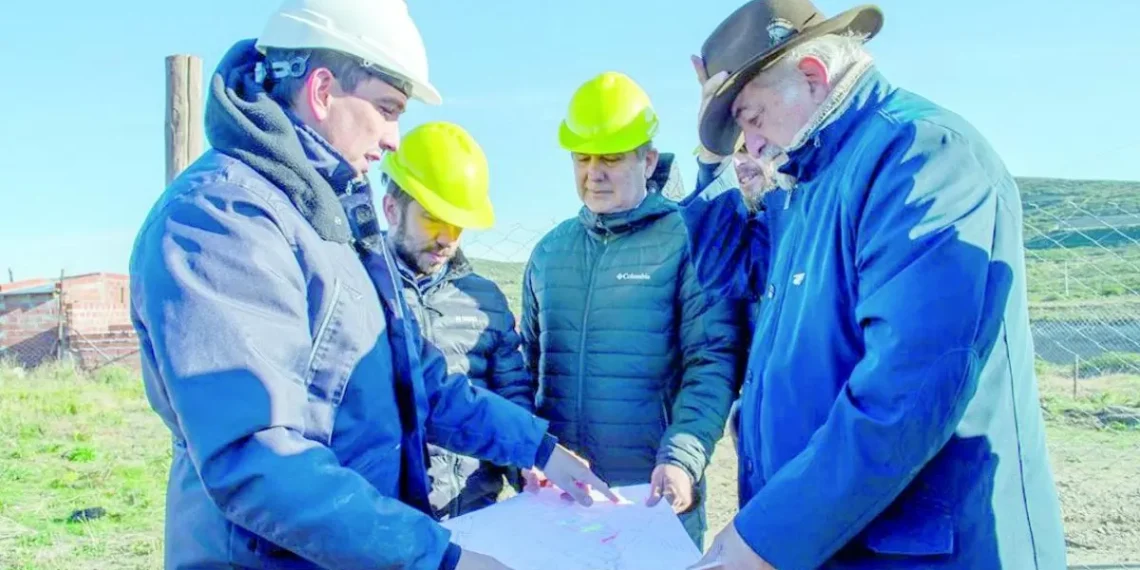 Othar supervisó los avances de obra de la red de esquisitez potable del sector Ex Radio Estación