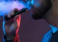 La nueva Ley Anticigarro prohibirá vapear en los mismos espacios que fumar cigarro