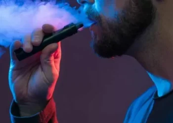 La nueva Ley Anticigarro prohibirá vapear en los mismos espacios que fumar cigarro