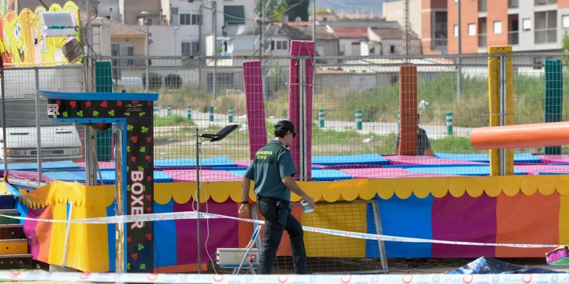 Muere una niña de 2 años por una andanada eléctrica en una atracción de feria en Murcia