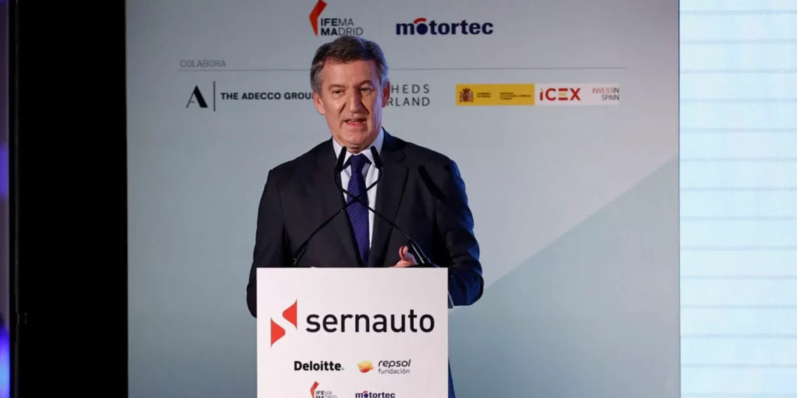 Feijóo propone una ventanilla única y un fondo de descarbonización