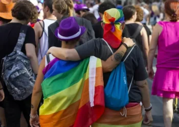 El Congreso tramita espina ley para castigar con cárcel las terapias de conversión LGTBI+